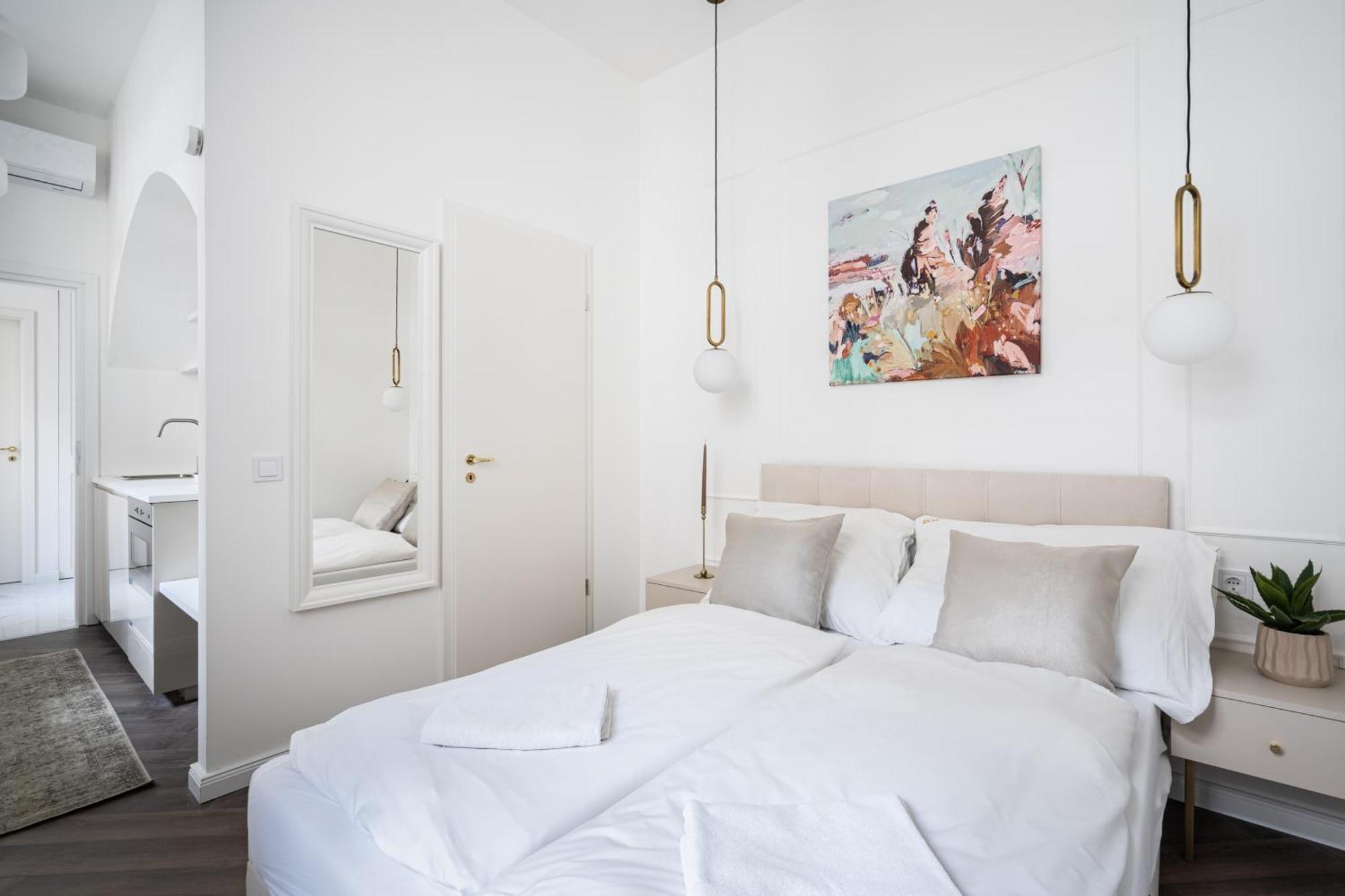 E13 - Grand Boulevard Heritage Suite - Best Location By Bqa Budapešť Pokoj fotografie